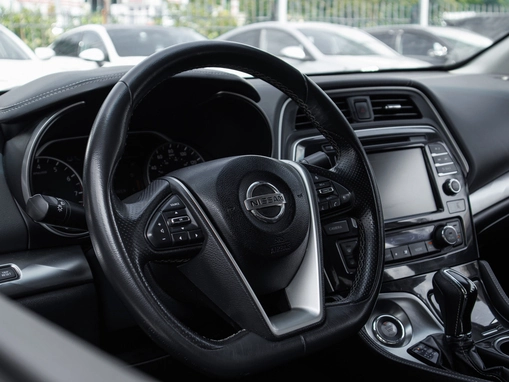 Nissan Maxima