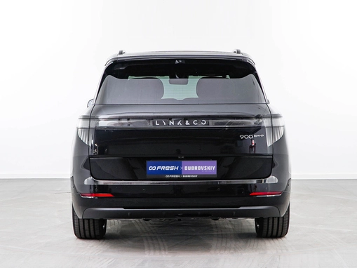 Lynk & Co 900