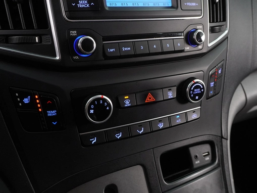 Hyundai Grand Starex