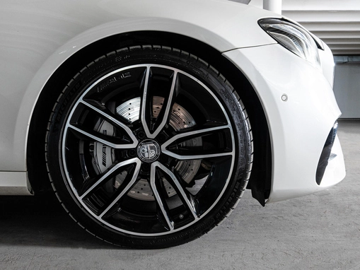 Mercedes-Benz E-Класс AMG