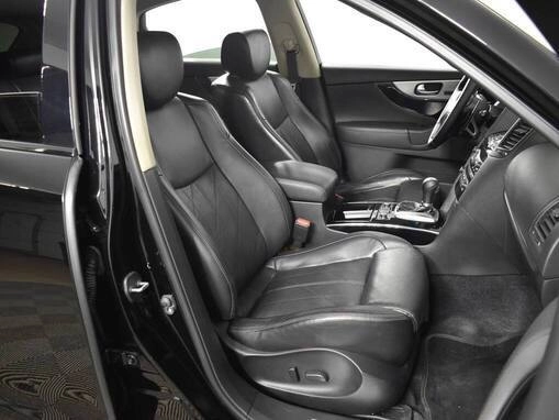 Infiniti QX70