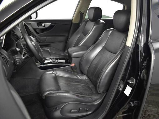Infiniti QX70