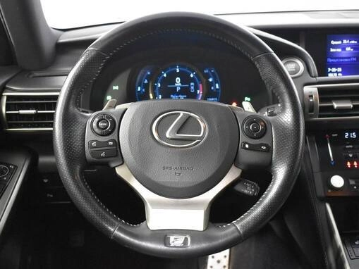 Lexus IS