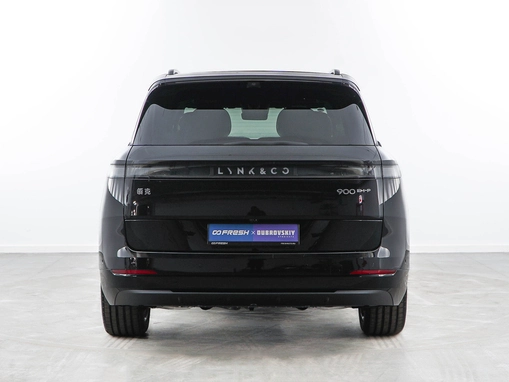 Lynk & Co 900