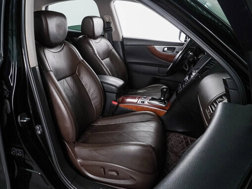 Infiniti QX70