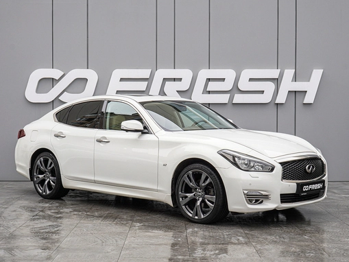 Infiniti Q70