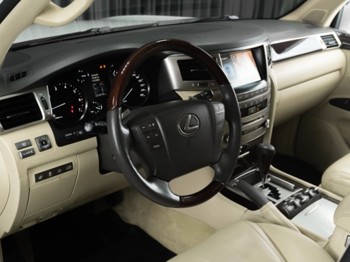 Lexus LX