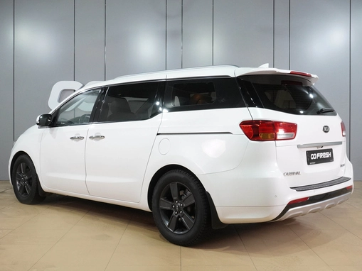 Kia Carnival