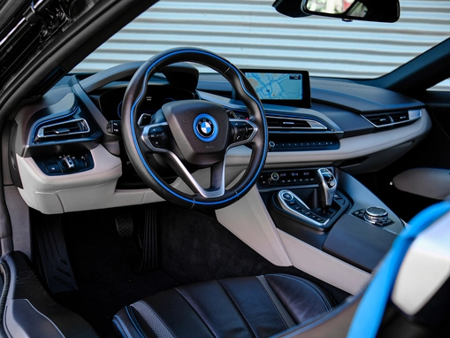 BMW i8