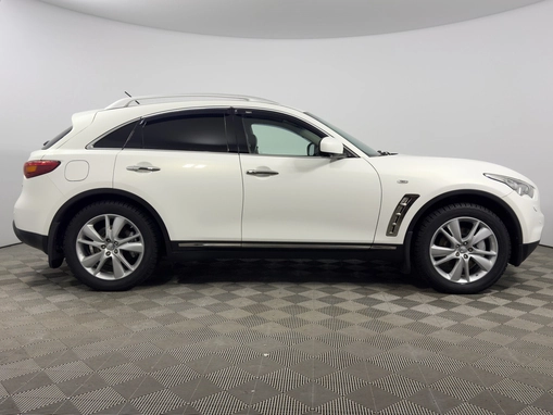 Infiniti QX70