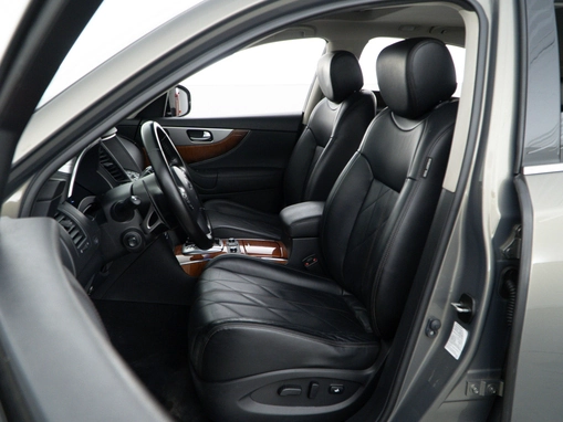 Infiniti QX70