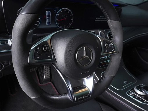 Mercedes-Benz E-Класс AMG