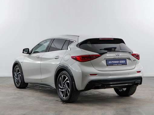 Infiniti Q30