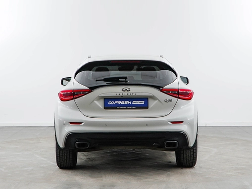 Infiniti Q30