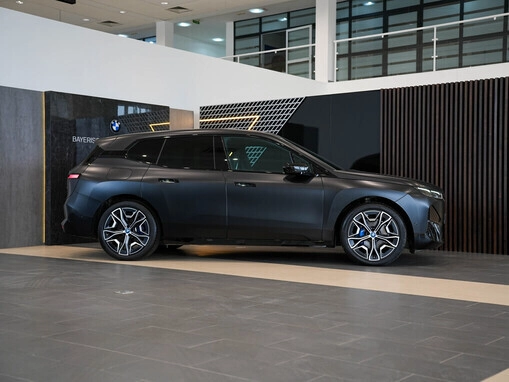 BMW iX
