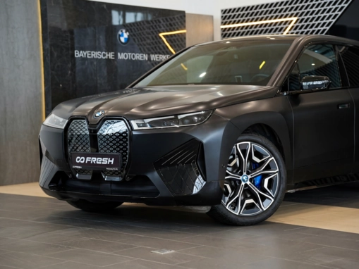 BMW iX