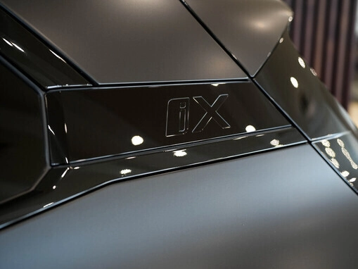 BMW iX