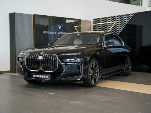 BMW i7