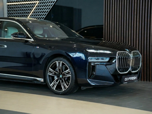 BMW i7