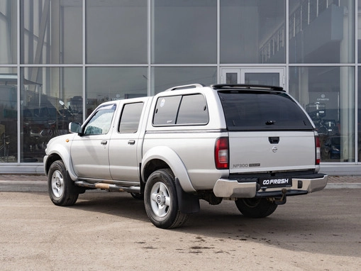 Nissan NP300