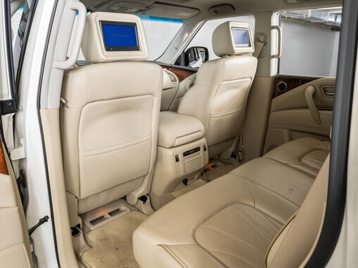Infiniti QX80