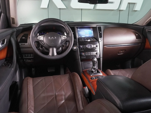 Infiniti QX70