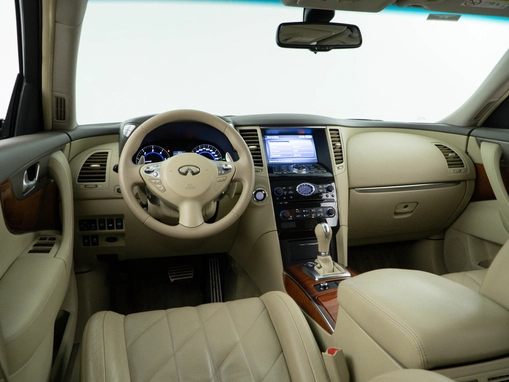 Infiniti QX70