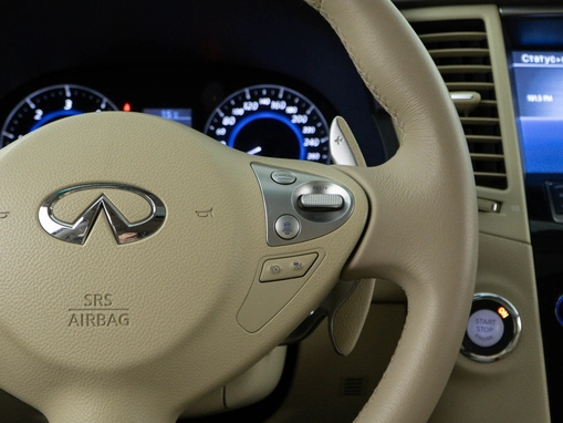 Infiniti QX70